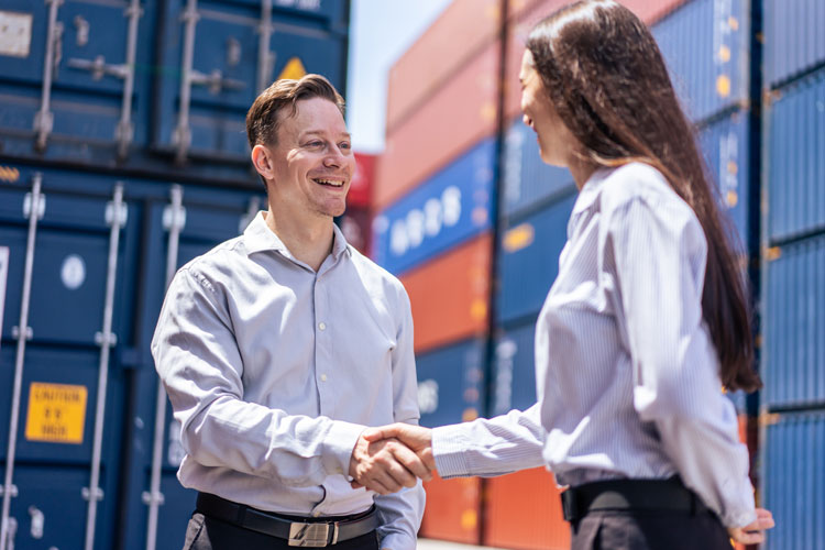 Shipping-and-Logistics-01